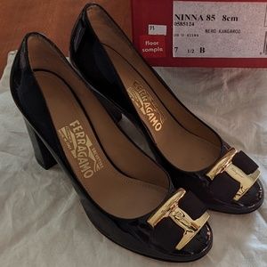 Patent-leather pumps